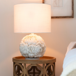 TABLE LAMP SHELL WHITE