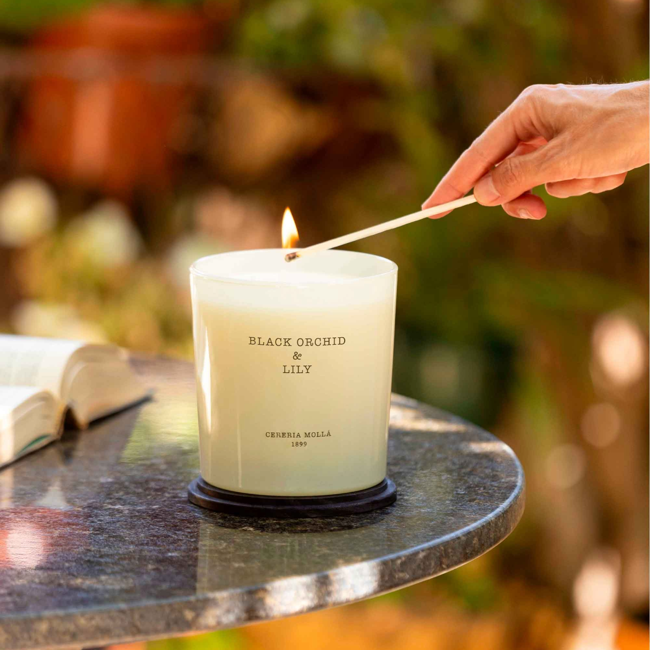 BLACK-ORCHID-AND-LILY-PREMIUM-CANDLE-230G-4