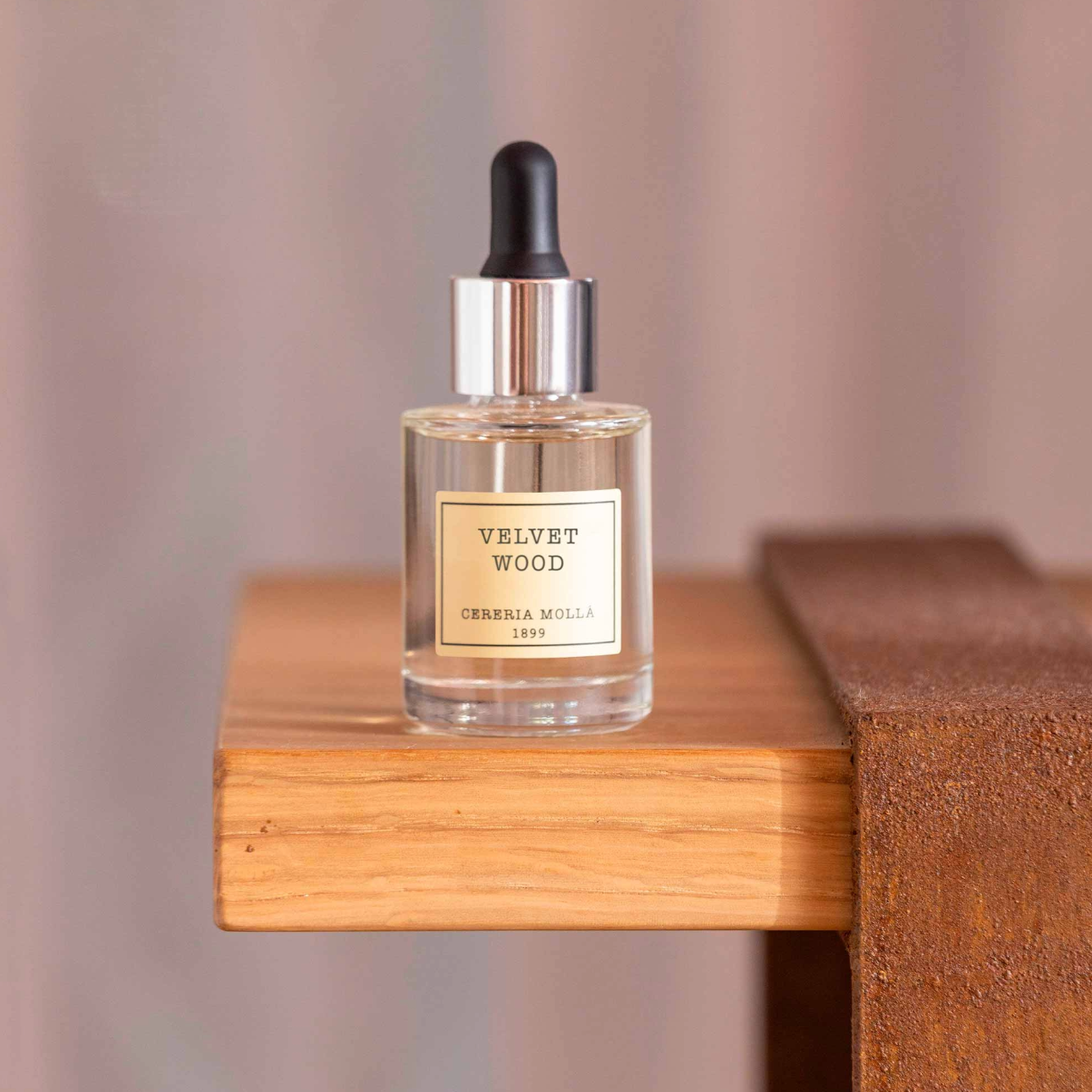 VELVET-WOOD-ESSENTIAL-OIL-30ML-2
